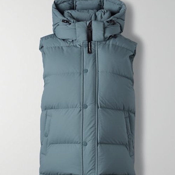 Aritzia Jackets & Blazers - artizia super puff vest